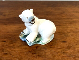 Vintage 1956 Wade Whimsies Polar Bear Figurine Set 6 Mini Porcelain England
